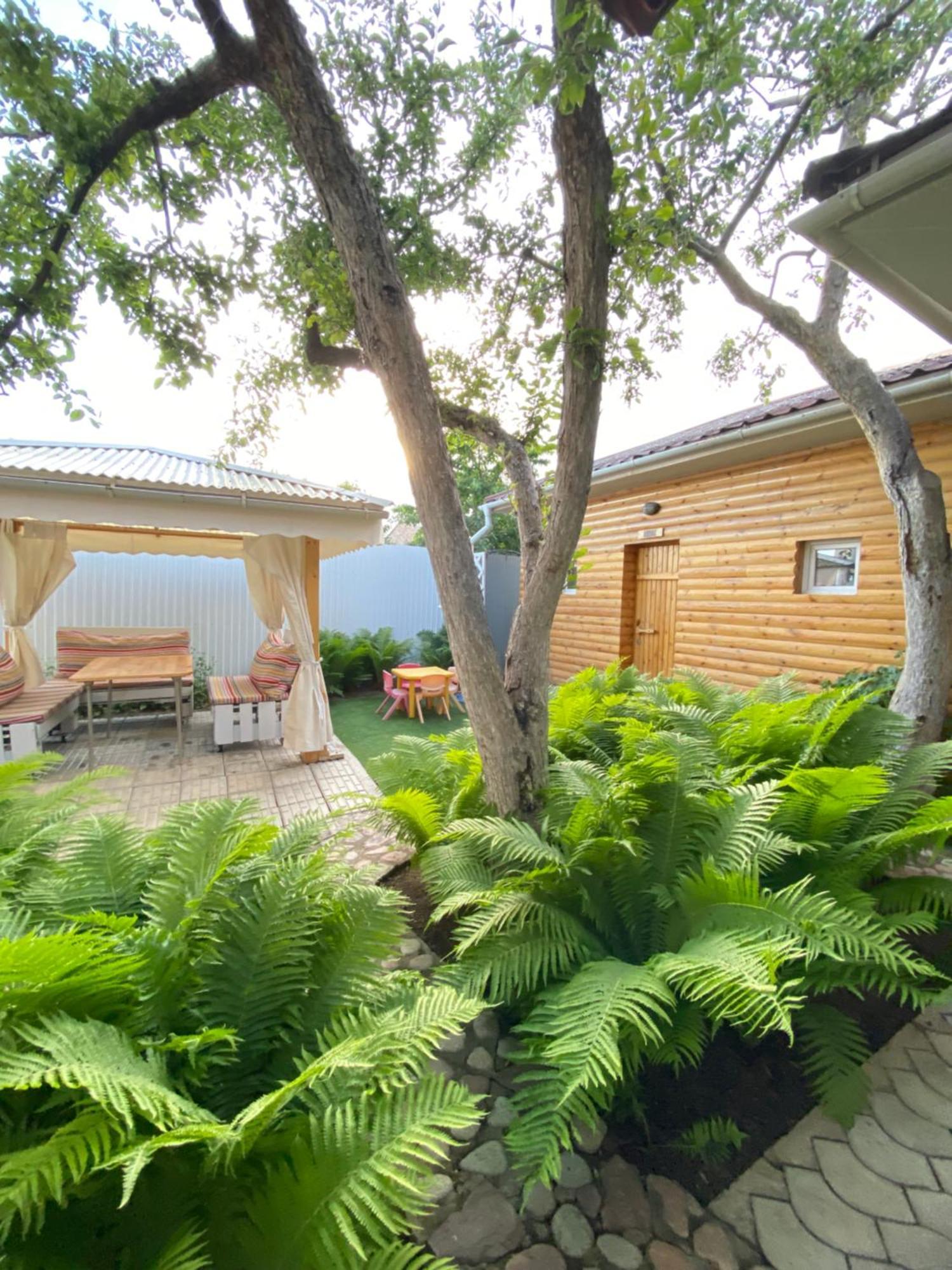 Osobyi Guest House Cholpon-Ata Esterno foto