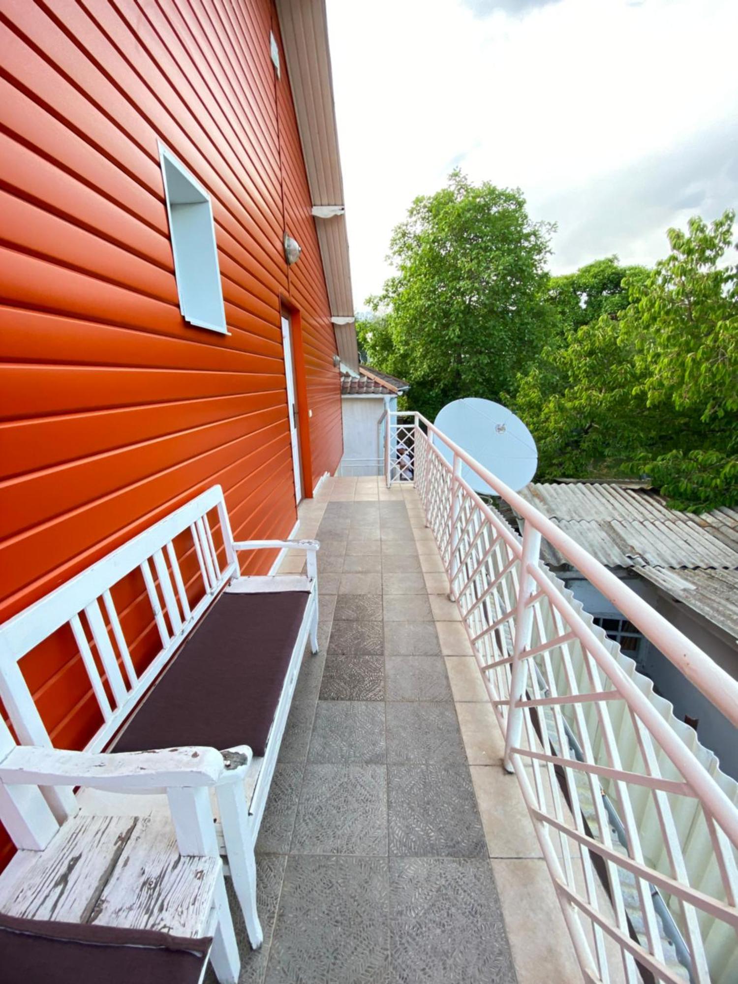 Osobyi Guest House Cholpon-Ata Esterno foto