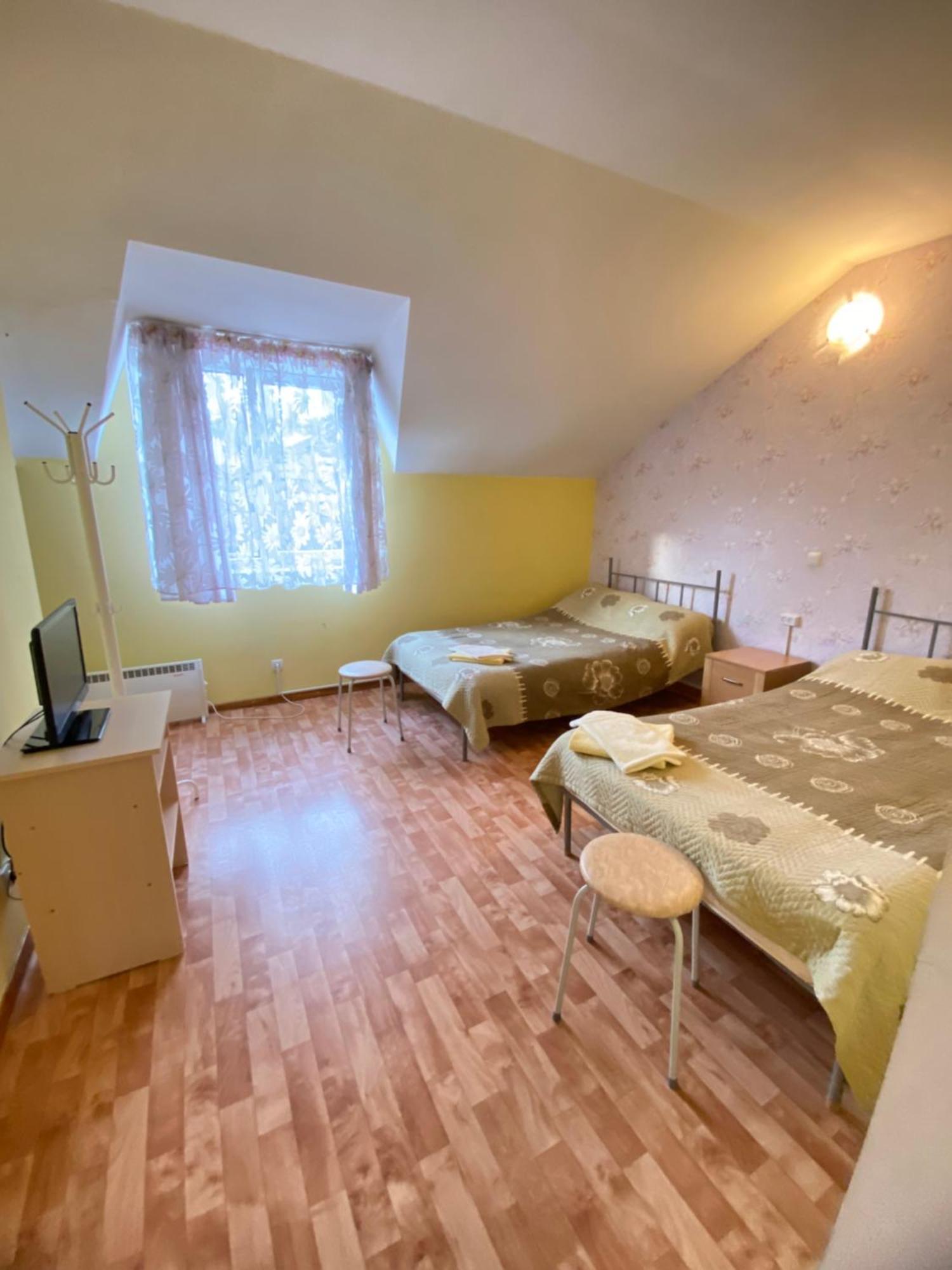 Osobyi Guest House Cholpon-Ata Esterno foto